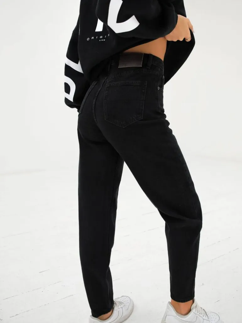 Blakely Clothing Mom Jeans Best Sale