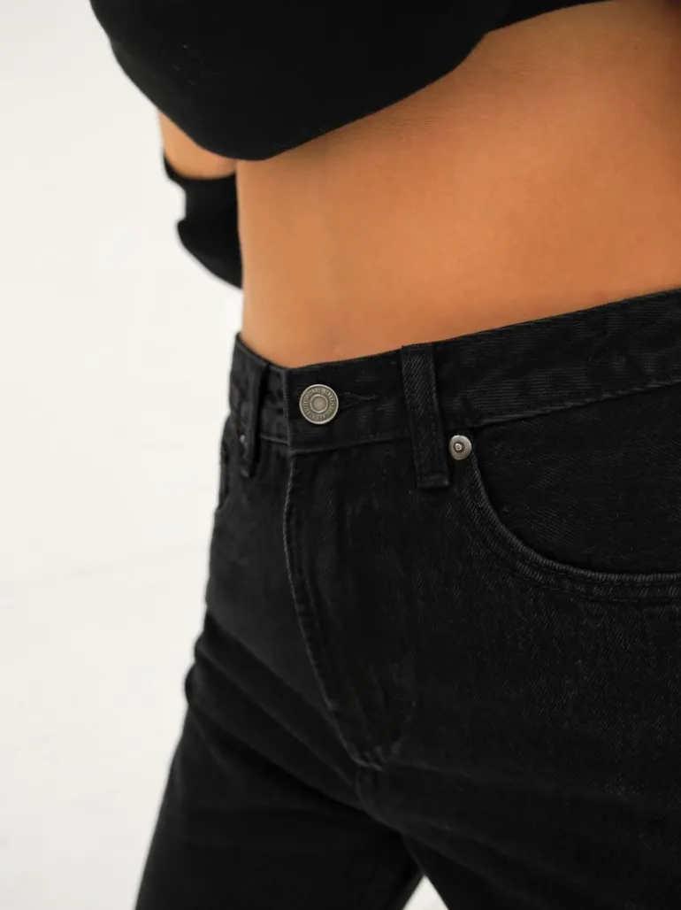 Blakely Clothing Mom Jeans Best Sale